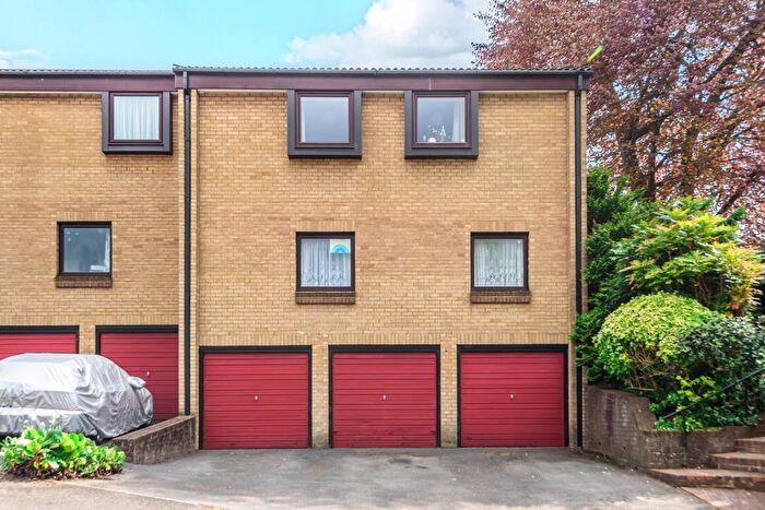 2 Bedroom Maisonette To Rent In Clay Acre, Chesham, HP5