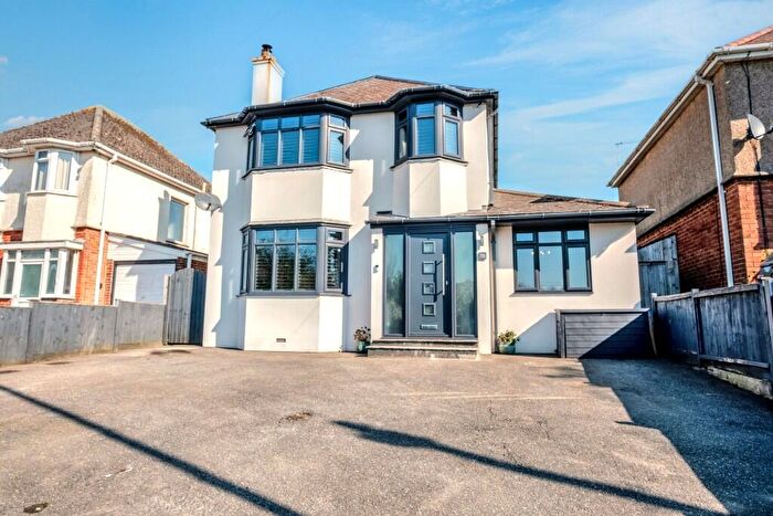 4 Bedroom Detached House For Sale In Victoria Avenue, Swanage, BH19