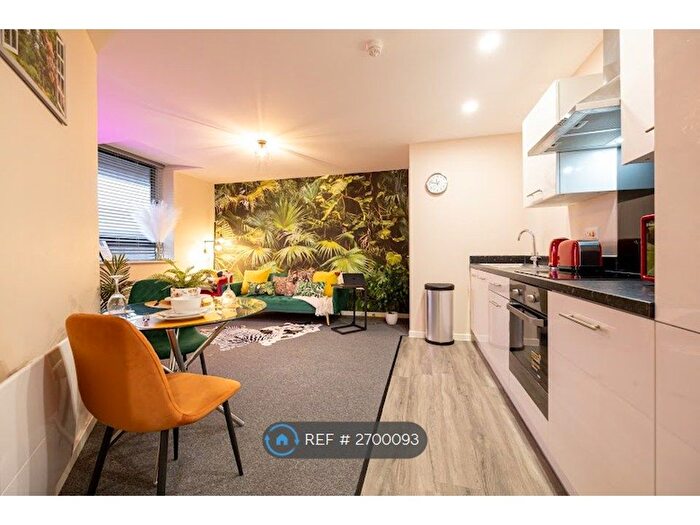 1 Bedroom Flat To Rent In Sandringham House, Salford, M5