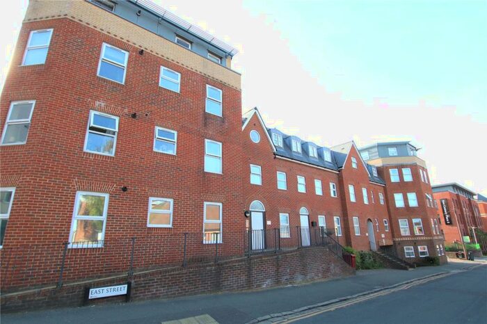 2 Bedroom Apartment To Rent In East View Place, East Street, Reading, Berkshire, RG1