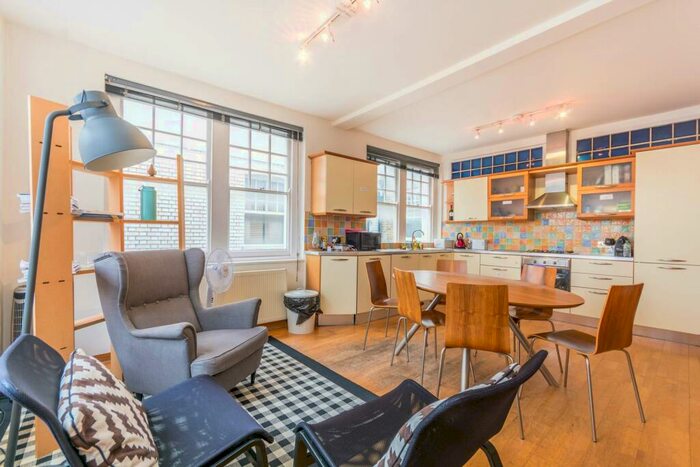2 Bedroom Flat To Rent In White Lion Street, Angel, London, N1
