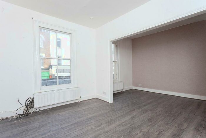 1 Bedroom Flat To Rent In High Street, Walthamstow, London, E17