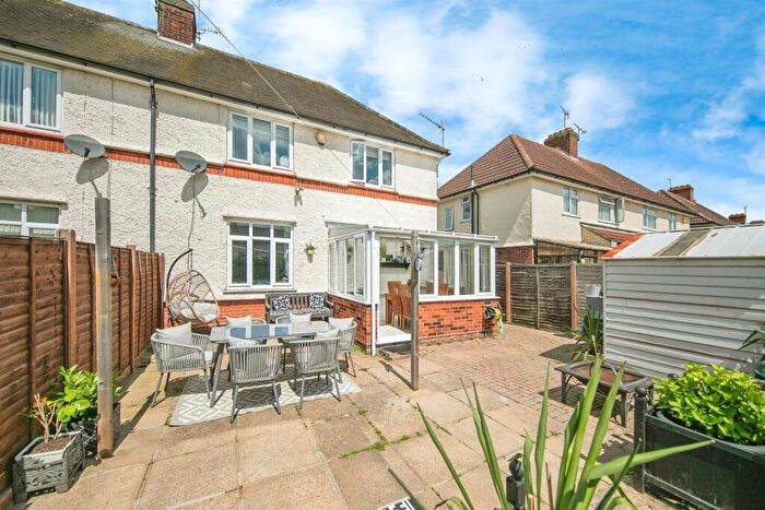 3 Bedroom Semi-Detached House For Sale In Whitton Church Lane, Ipswich, IP1