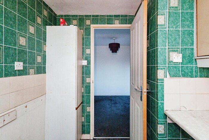 2 Bedroom Flat For Sale In City Avenue, Denton, Manchester, Greater Manchester, M34
