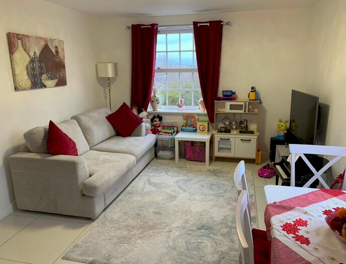 2 Bedroom Flat To Rent In Wilkinson Road, Bedford, MK42