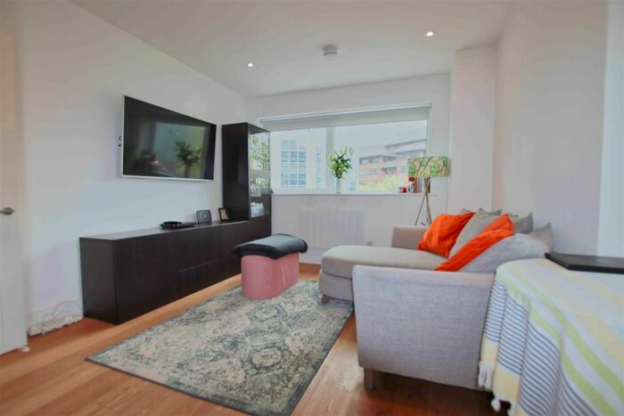 1 Bedroom Flat To Rent In Elstree House, Elstree Way, Borehamwood, WD6