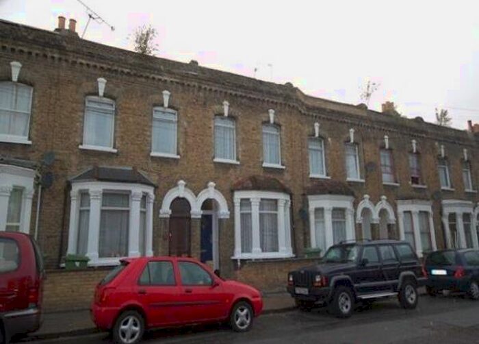4 Bedroom Flat To Rent In Marmont Road, Peckham, SE15