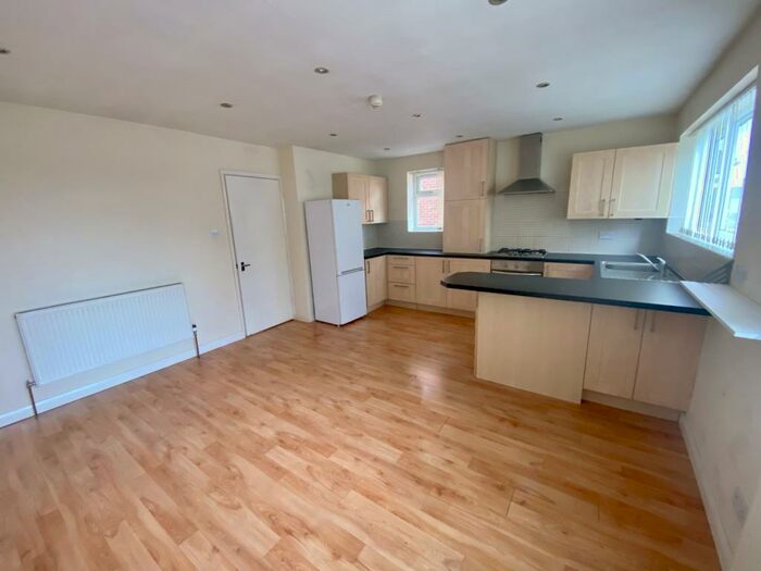 2 Bedroom Flat To Rent In Gayer Street, Little Heath, CV6