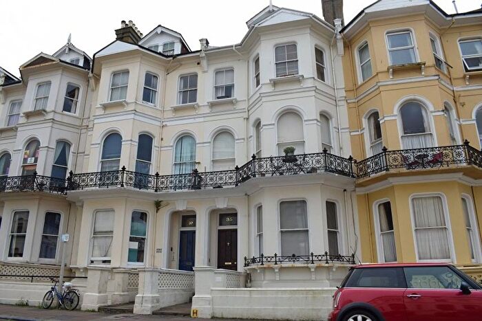 2 Bedroom Flat To Rent In St Aubyns, Hove, BN3