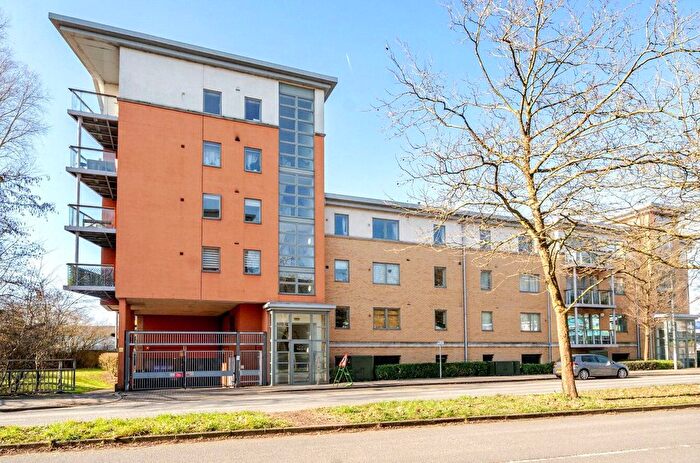 2 Bedroom Flat To Rent In Ryemead Boulevard, High Wycombe, Buckinghamshire, HP11