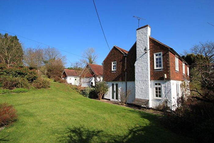4 Bedroom Detached House For Sale In Lovehurst Lane, Staplehurst, Kent, TN12