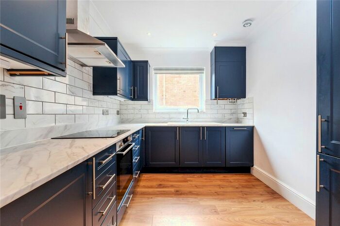 2 Bedroom Flat To Rent In Upper Richmond Road, London, SW15