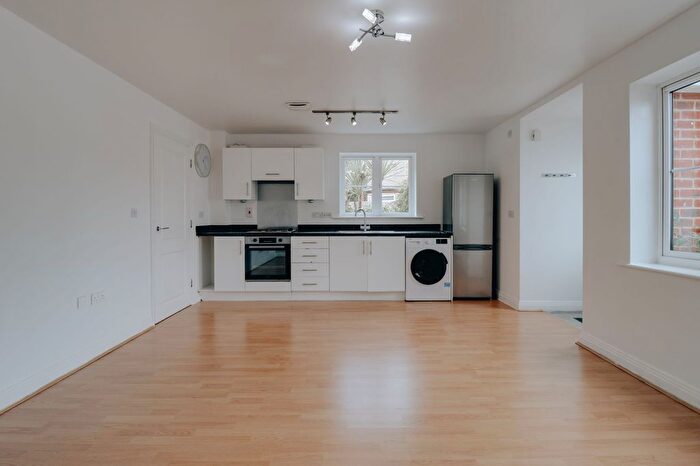 1 Bedroom Maisonette To Rent In Hollingsworth Mews, Watford, WD25