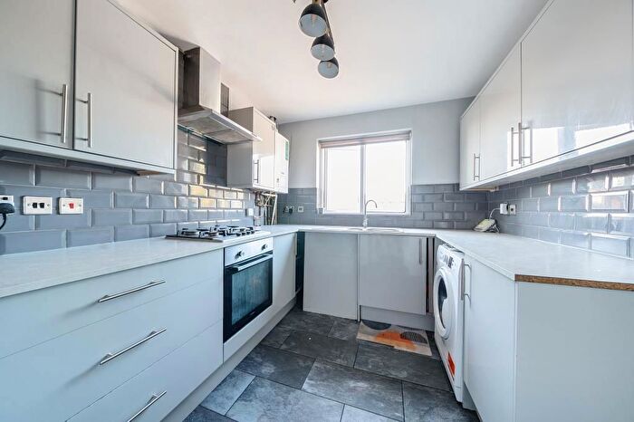 4 Bedroom Detached House For Sale In Primrose Hill, Kings Langley, WD4