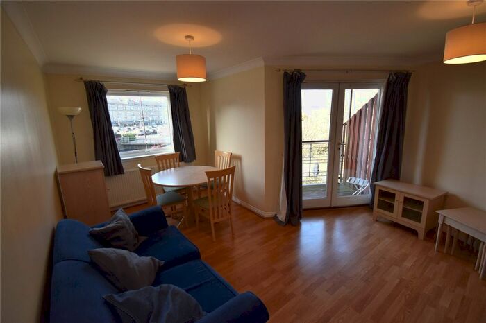 2 Bedroom Flat To Rent In Rennies Isle, Edinburgh, EH6