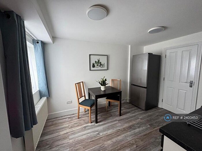 1 Bedroom Flat To Rent In Sunbury Avenue, London, NW7