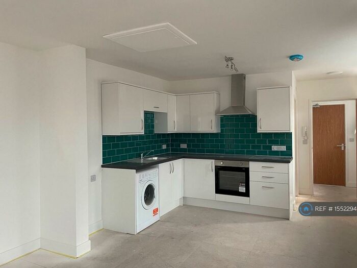 1 Bedroom Flat To Rent In North Hill, Plymouth, PL4