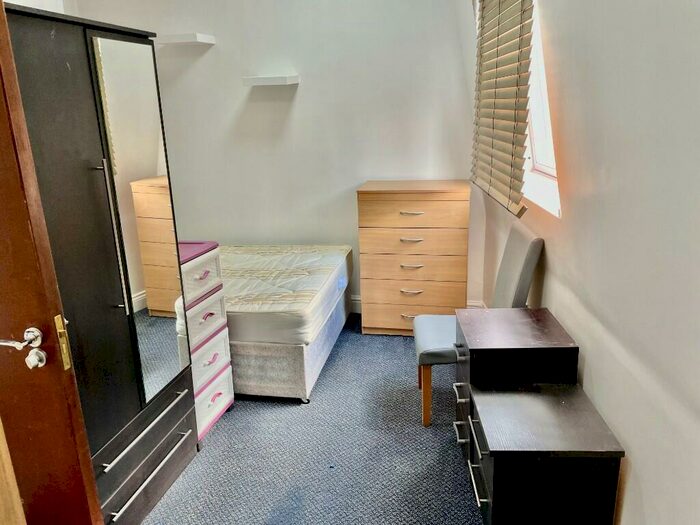 Studio To Rent In Loveridge Mews, London, NW6