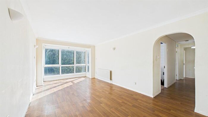 2 Bedroom Flat For Sale In Addison Road, Enfield, EN3
