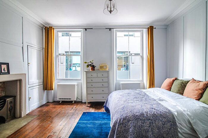 Studio To Rent In Lexington Street, Soho, W1F