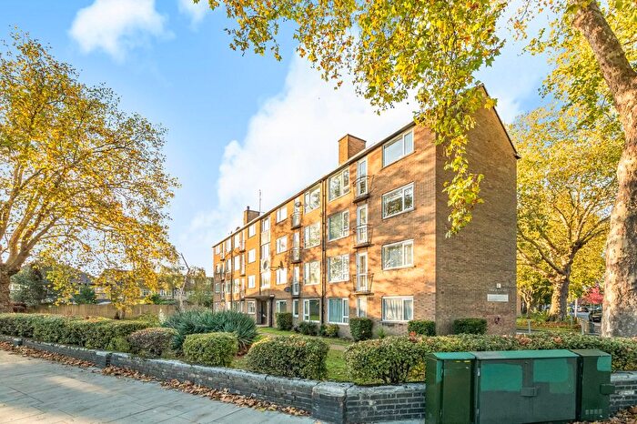 1 Bedroom Property To Rent In Finucane Court, Lower Mortlake Road, TW9