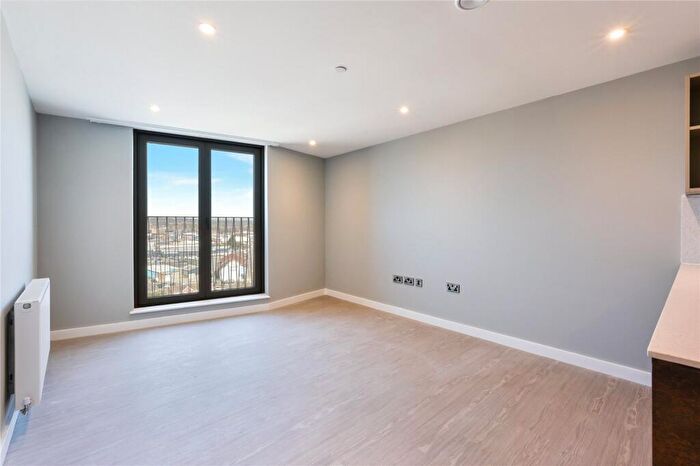 1 Bedroom Apartment To Rent In Spinners Yard, Spinners Lane, LS7