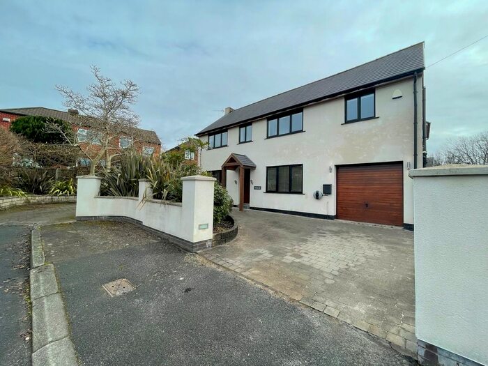 4 Bedroom Detached House To Rent In Blandford Avenue, Worsley, M28