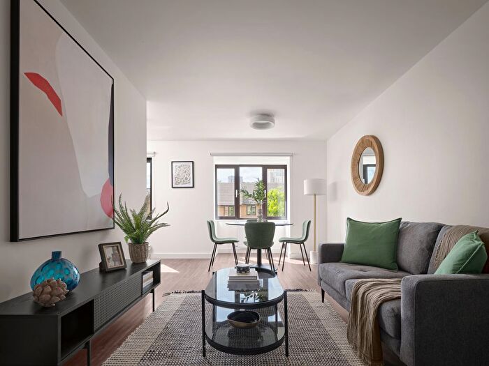 1 Bedroom Flat To Rent In Kendon House, Stratford, London, E15