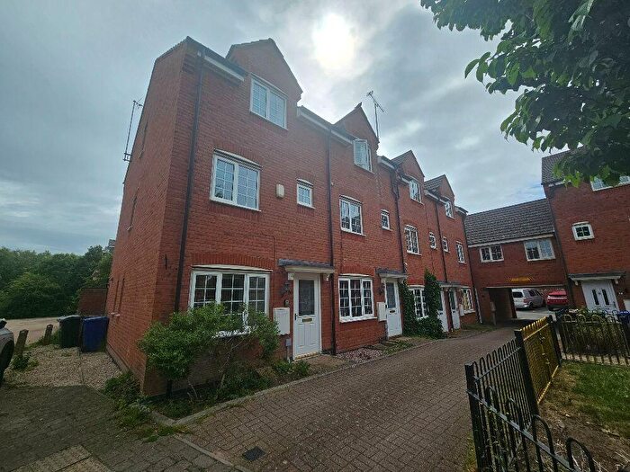 3 Bedroom Semi-Detached House To Rent In Booth Road, Banbury, OX16