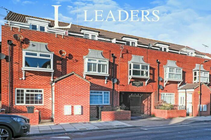 2 Bedroom Apartment To Rent In Warren Avenue, Portsmouth, PO4