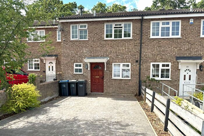 3 Bedroom Terraced House To Rent In Darley Close, Croydon, CR0
