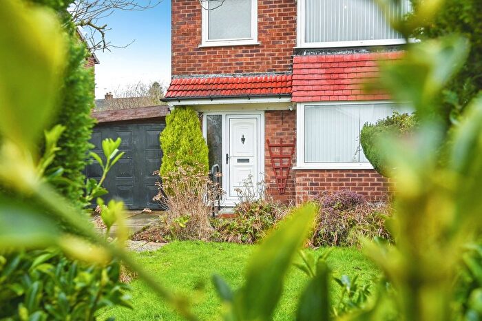3 Bedroom Semi Detached House For Sale In Warrington Road, Penketh, Warrington, Cheshire, WA5