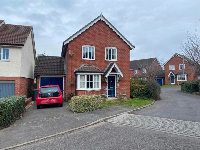 3 Bedroom Detached House For Sale In Kingfisher Way, Stowmarket, IP14