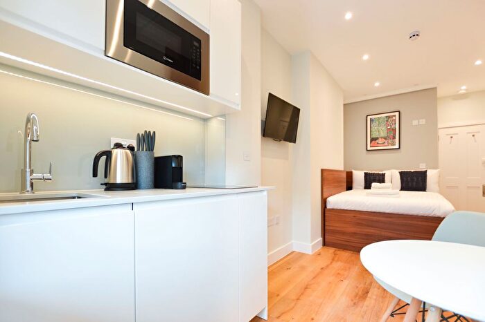 Studio To Rent In Flat Leinster Square, Bayswater, W2