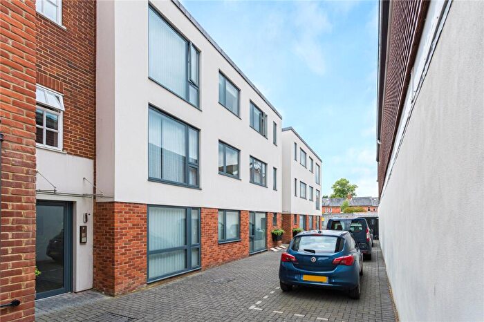 2 Bedroom Flat To Rent In Britannia Place, Reading Road, Henley-on-Thames, Oxfordshire, RG9