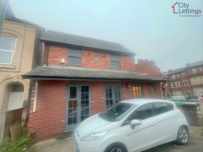 6 Bedroom Detached House To Rent In Ashbourne Street, Lenton, NG7