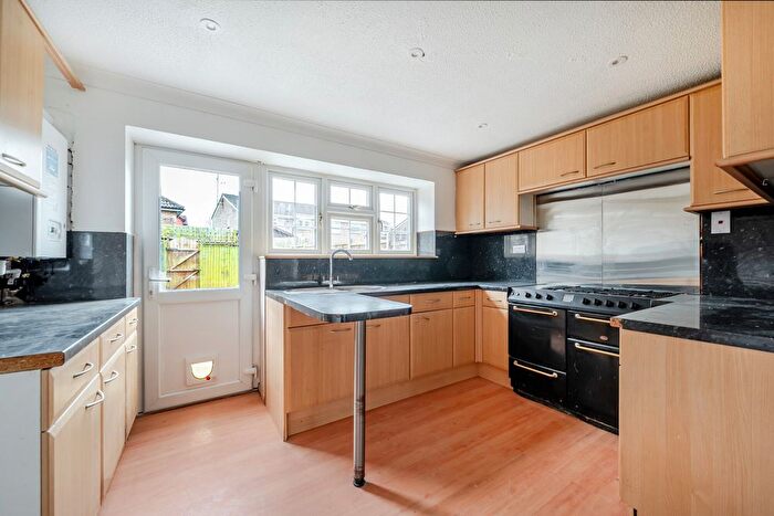 4 Bedroom Town House For Sale In Wheatcroft Grove, Gillingham, Kent, ME8