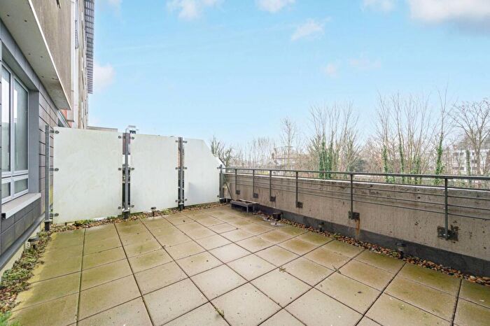1 Bedroom Flat For Sale In Albemarle Road, Beckenham, BR3