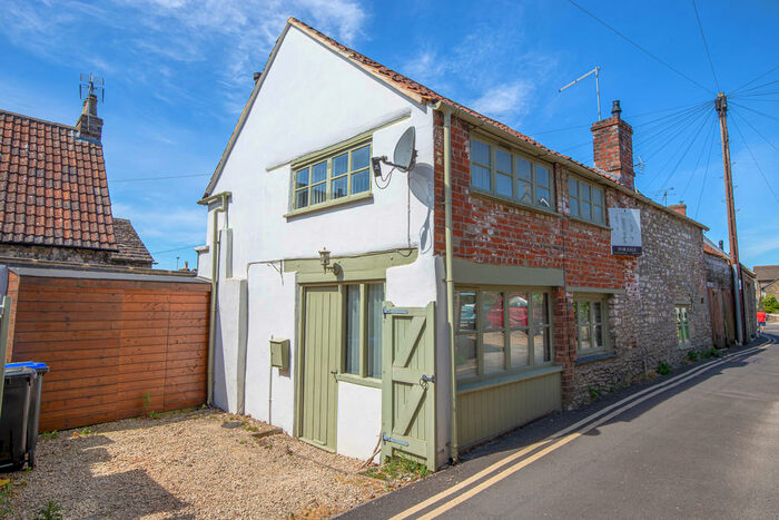 3 Bedroom End Of Terrace House To Rent In Katifer Lane, Malmesbury, SN16
