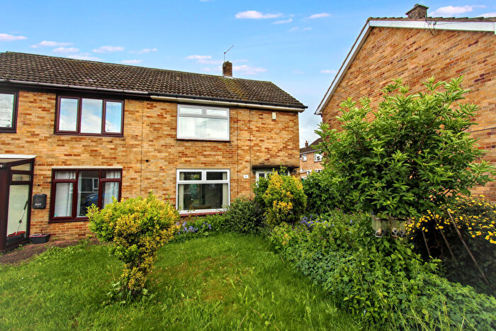 2 Bedroom Semi Detached House For Sale In Silkstone View, Hoyland, Barnsley, S74