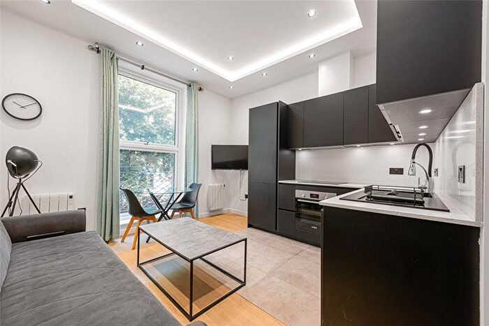 1 Bedroom Apartment For Sale In Holloway Road, Islington, London, N7