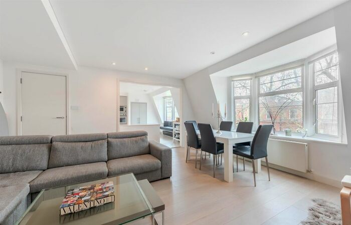 2 Bedroom Flat To Rent In Gledhow Gardens, South Kensington, SW5