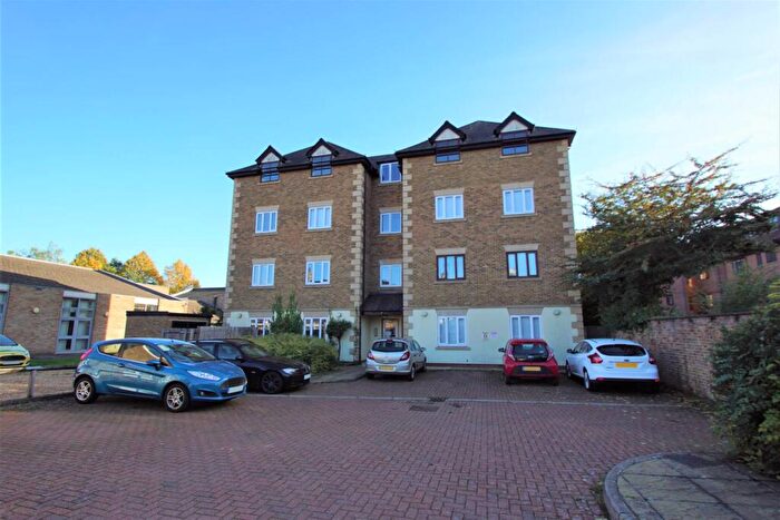 2 Bedroom Flat To Rent In Baker Street, Hertford, SG13