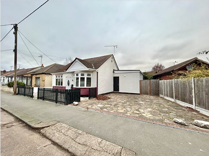 2 Bedroom Detached Bungalow For Sale In Feeches Road, Southend-On-Sea, SS2