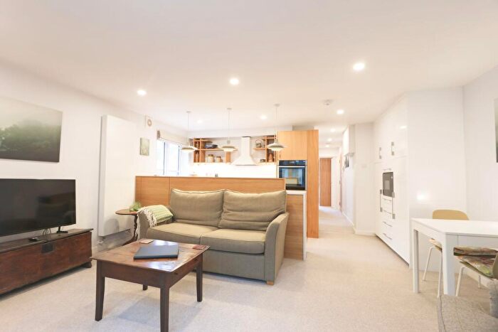 2 Bedroom Flat To Rent In Camp Road, Bristol, BS8