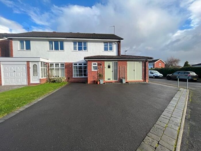 4 Bedroom Property To Rent In Pipers Green, Hall Green, Birmingham, B28