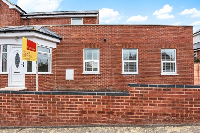 3 Bedroom Flat To Rent In Northumberland Avenue, Reading, RG2