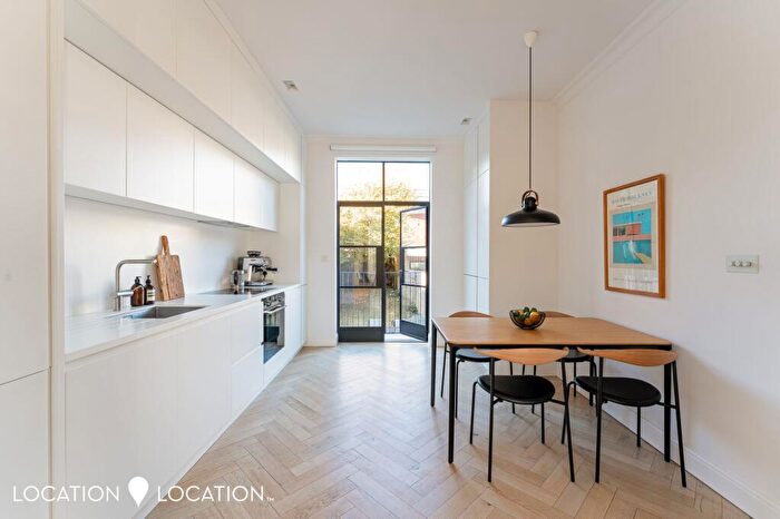 2 Bedroom Flat To Rent In Milton Grove, London, N16