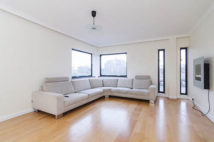 2 Bedroom Flat To Rent In Upper Thames Street, London, EC4V