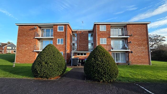 2 Bedroom Flat To Rent In Suffolk Court, Wiltshire Close, Taunton, TA1